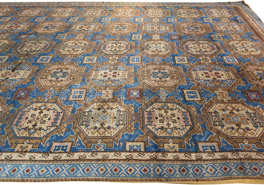 Antique European Oversize Carpet, No.33411 - Staging