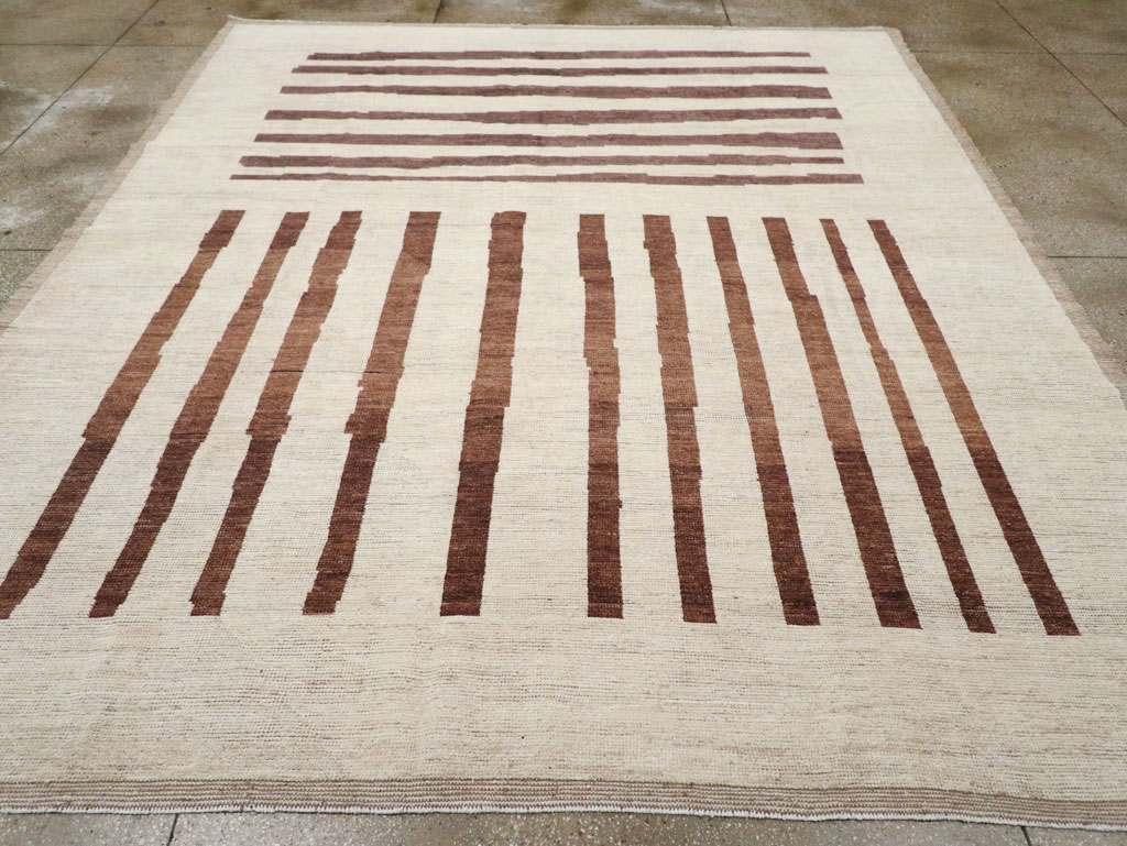 Modern Moroccan Room Size Carpet, No.33418 - Staging