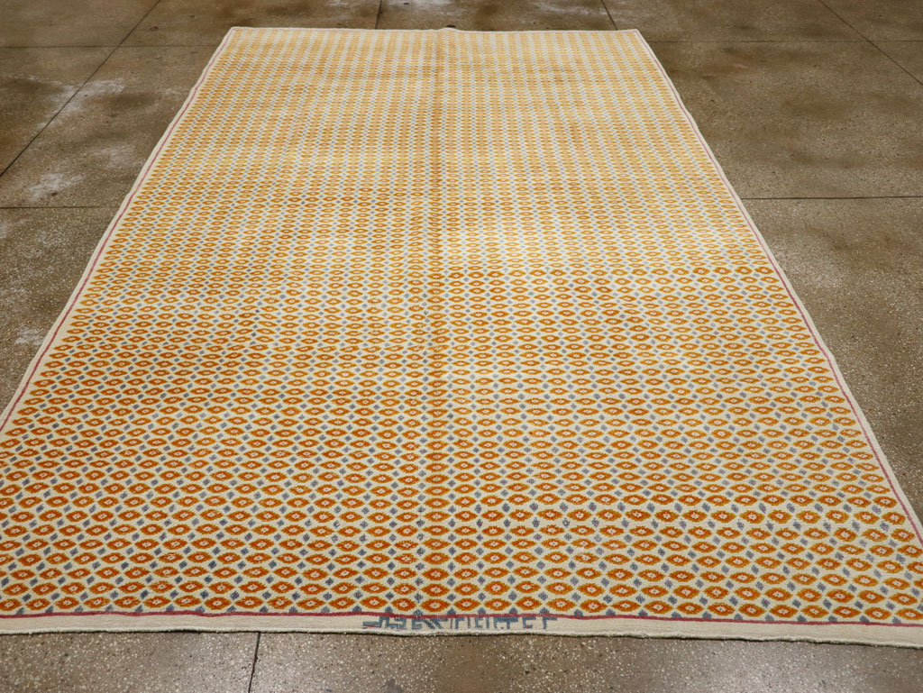 Vintage Persian Kashan Room Size Carpet, No.33419 - Staging