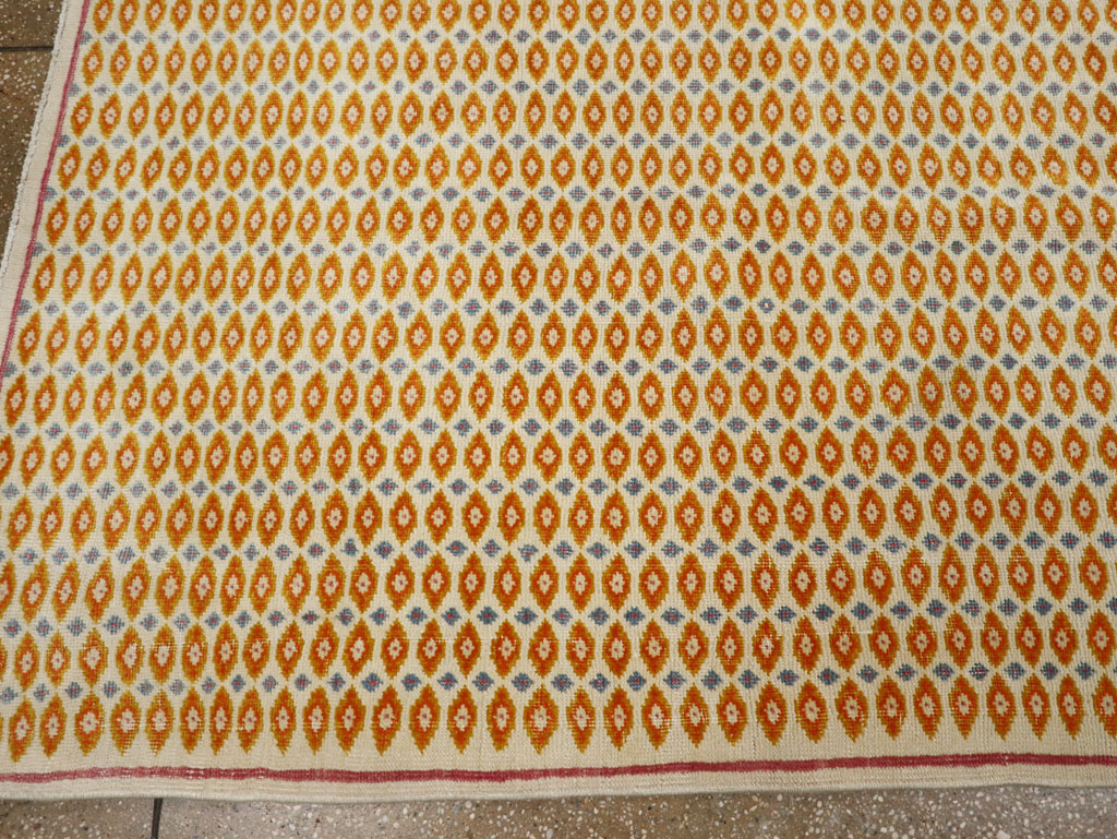 Vintage Persian Kashan Room Size Carpet, No.33419 - Staging