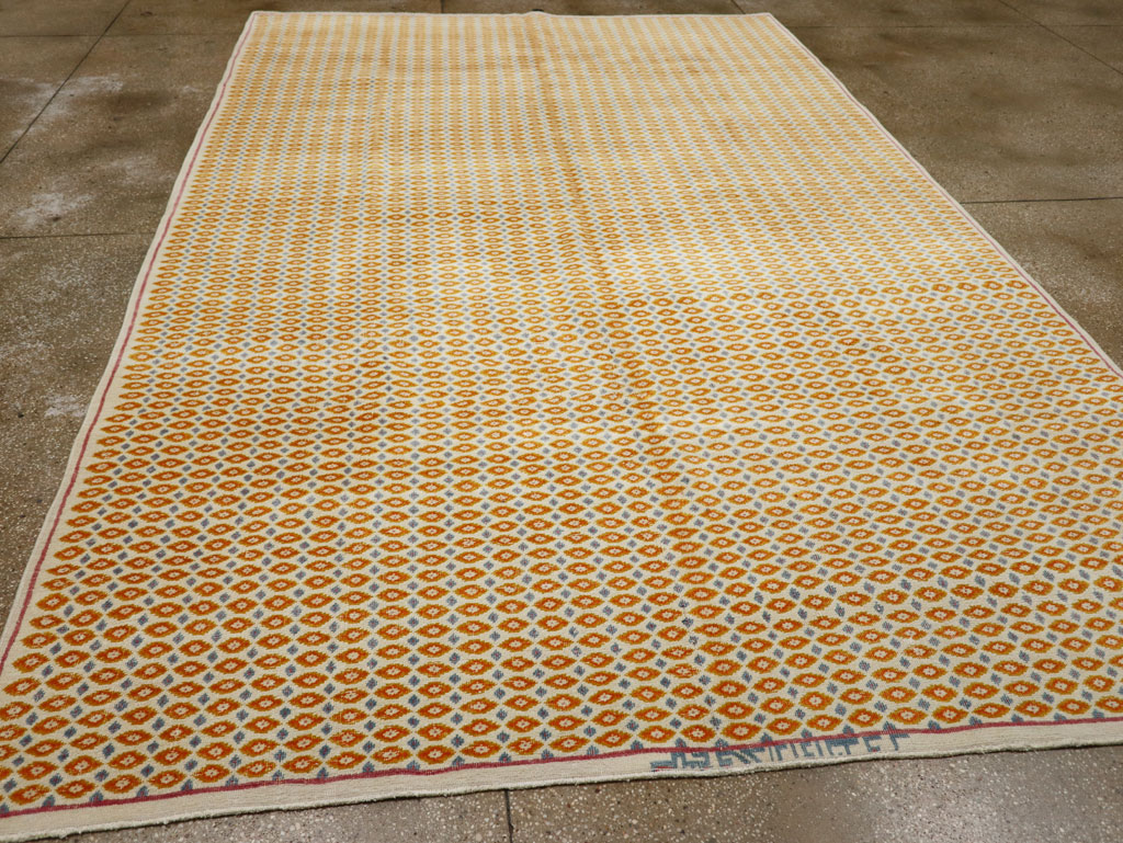 Vintage Persian Kashan Room Size Carpet, No.33419 - Staging