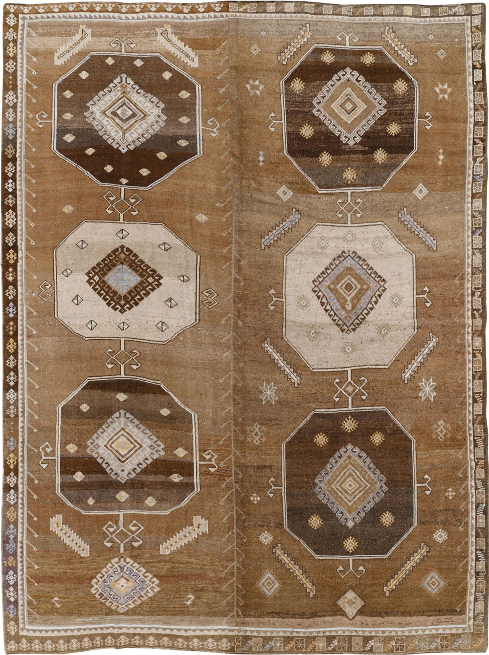 Vintage Turkish Anatolian Room Size Carpet, No.33422 - Staging