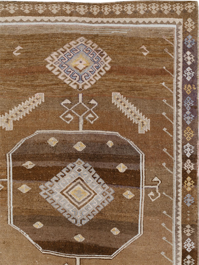 Vintage Turkish Anatolian Room Size Carpet, No.33422 - Staging