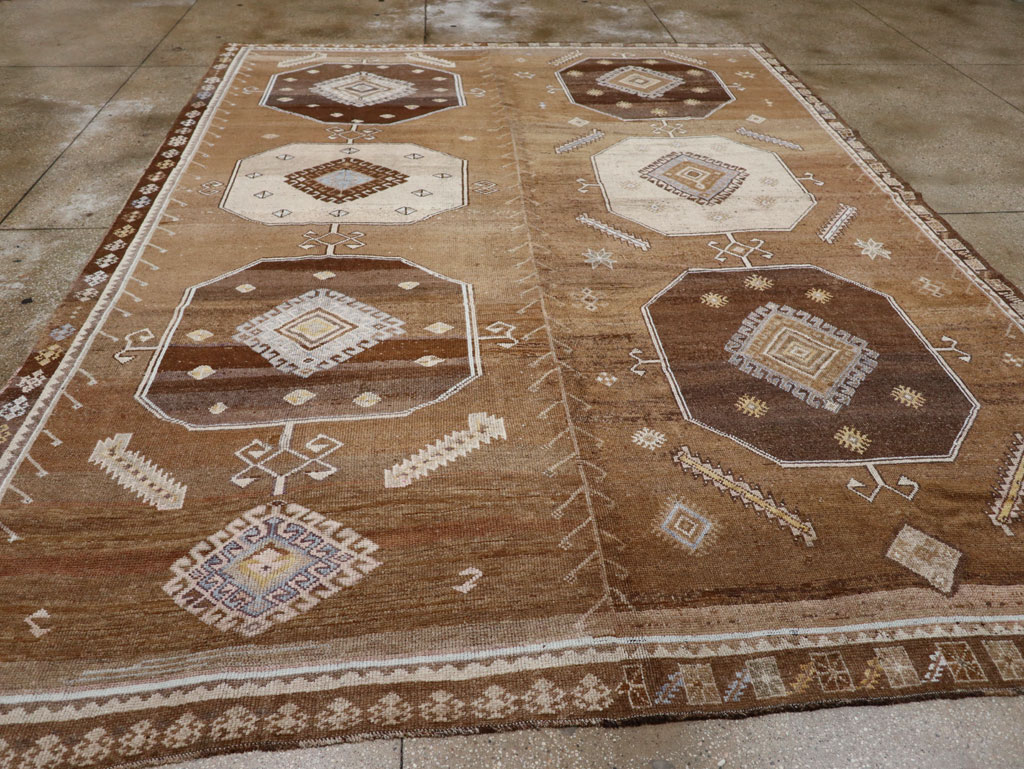 Vintage Turkish Anatolian Room Size Carpet, No.33422 - Staging
