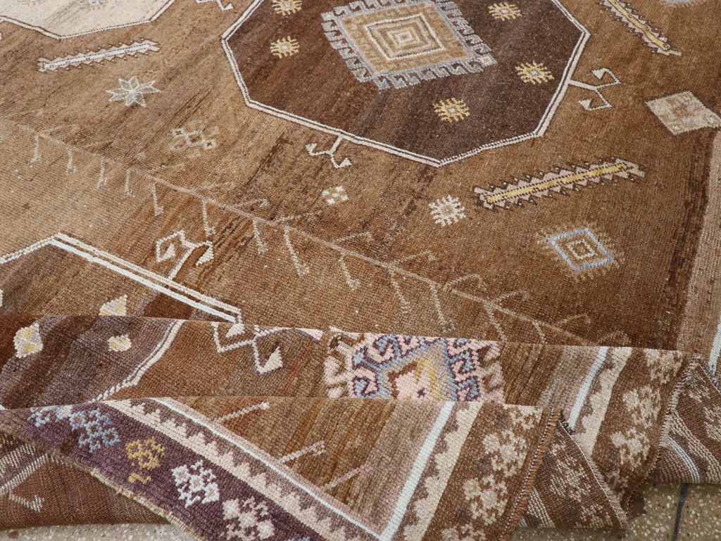 Vintage Turkish Anatolian Room Size Carpet, No.33422 - Staging