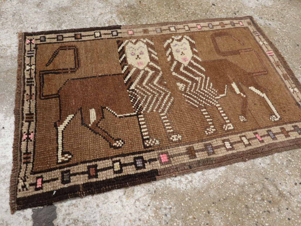 Vintage Turkish Anatolian Pictorial Rug, No.33428 - Staging