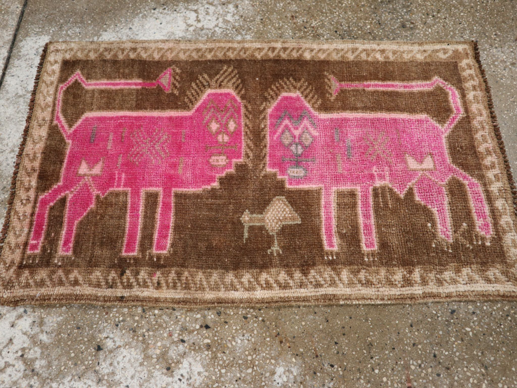 Vintage Turkish Anatolian Pictorial Rug, No.33431 - Staging