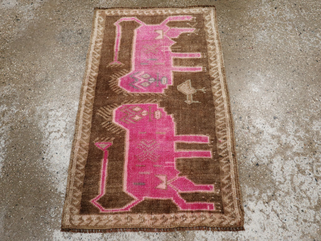 Vintage Turkish Anatolian Pictorial Rug, No.33431 - Staging