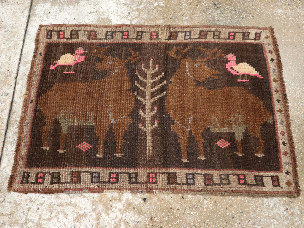 Vintage Turkish Anatolian Pictorial Rug, No.33433 - Staging