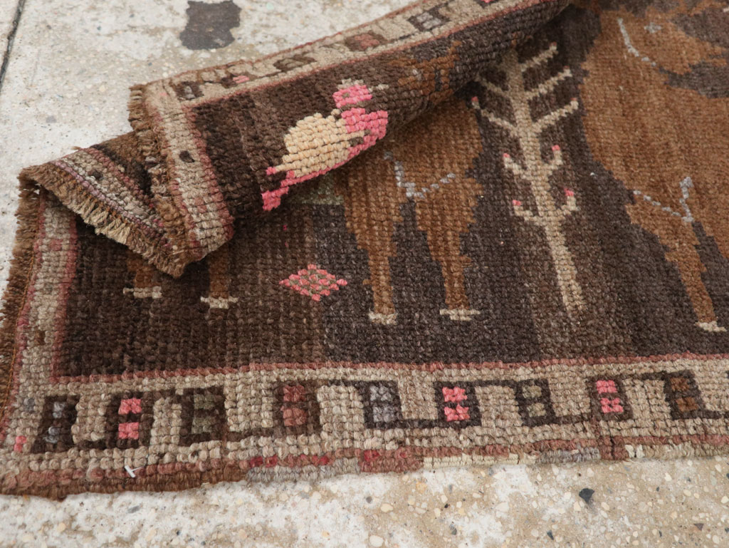 Vintage Turkish Anatolian Pictorial Rug, No.33433 - Staging