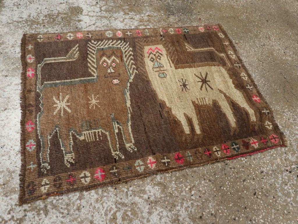 Vintage Turkish Anatolian Pictorial Rug, No.33434 - Staging