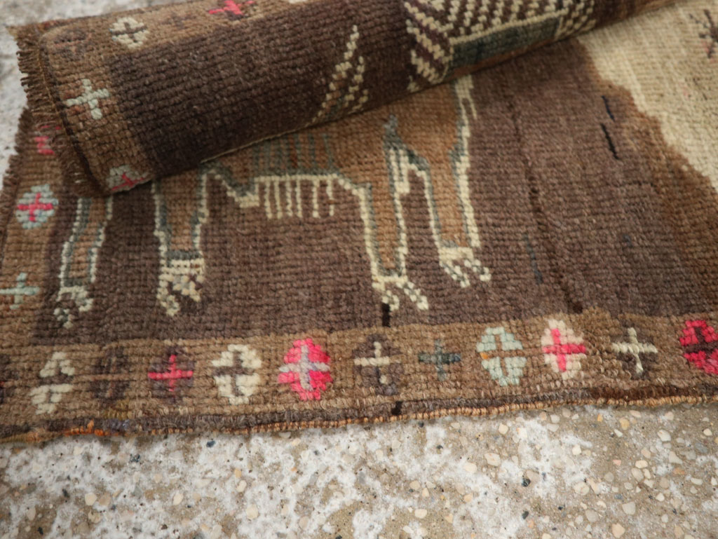 Vintage Turkish Anatolian Pictorial Rug, No.33434 - Staging