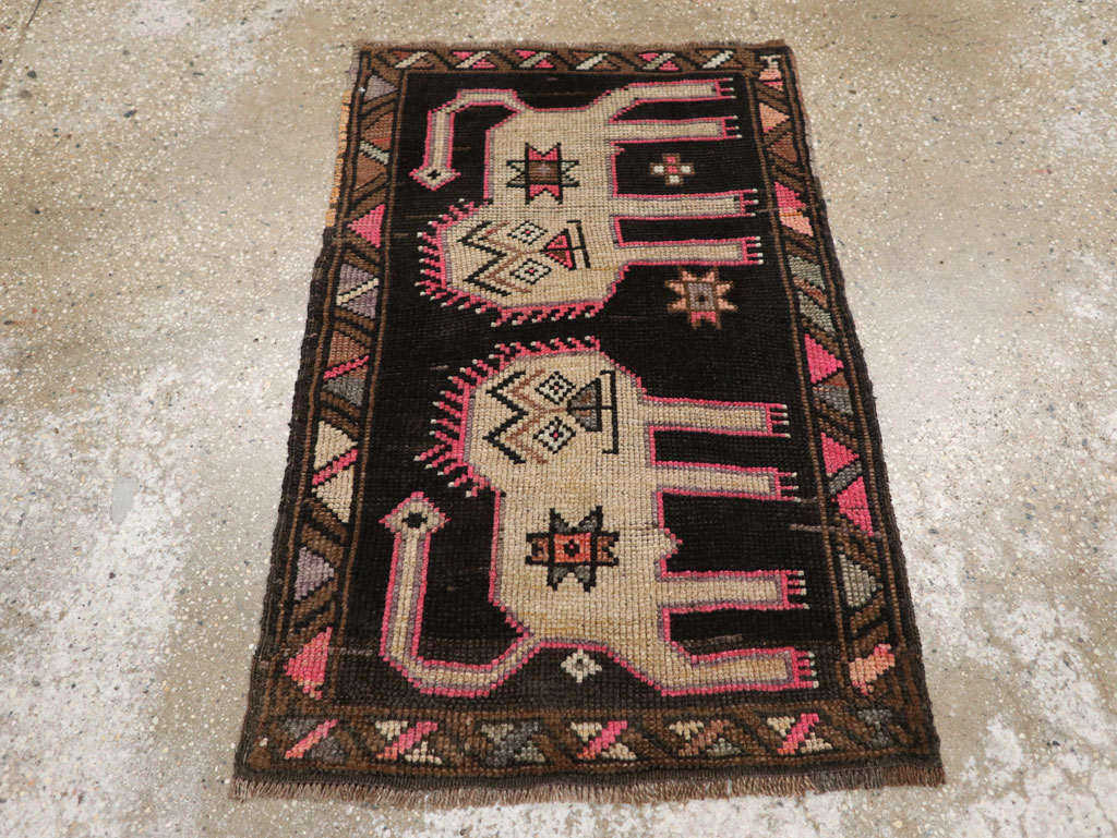 Vintage Turkish Anatolian Pictorial Rug, No.33438 - Staging