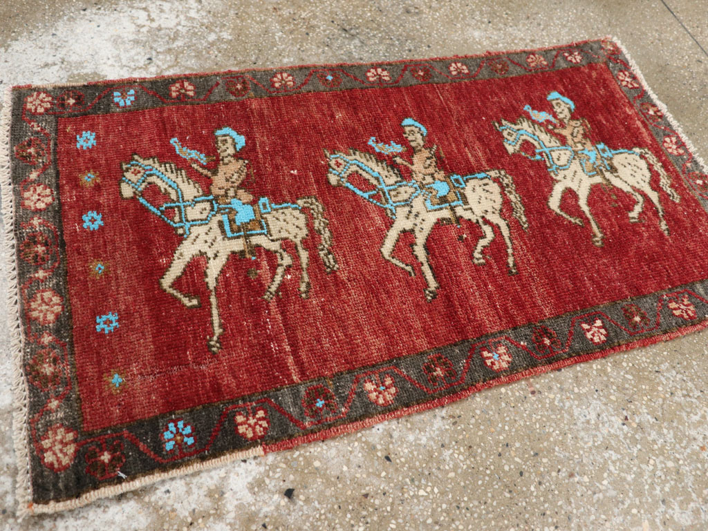 Vintage Turkish Anatolian Pictorial Rug, No.33443 - Staging