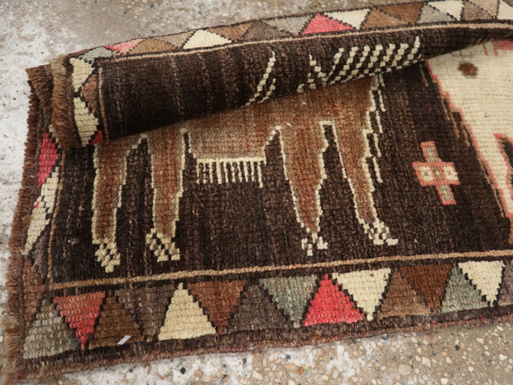 Vintage Turkish Anatolian Pictorial Rug, No.33447 - Staging