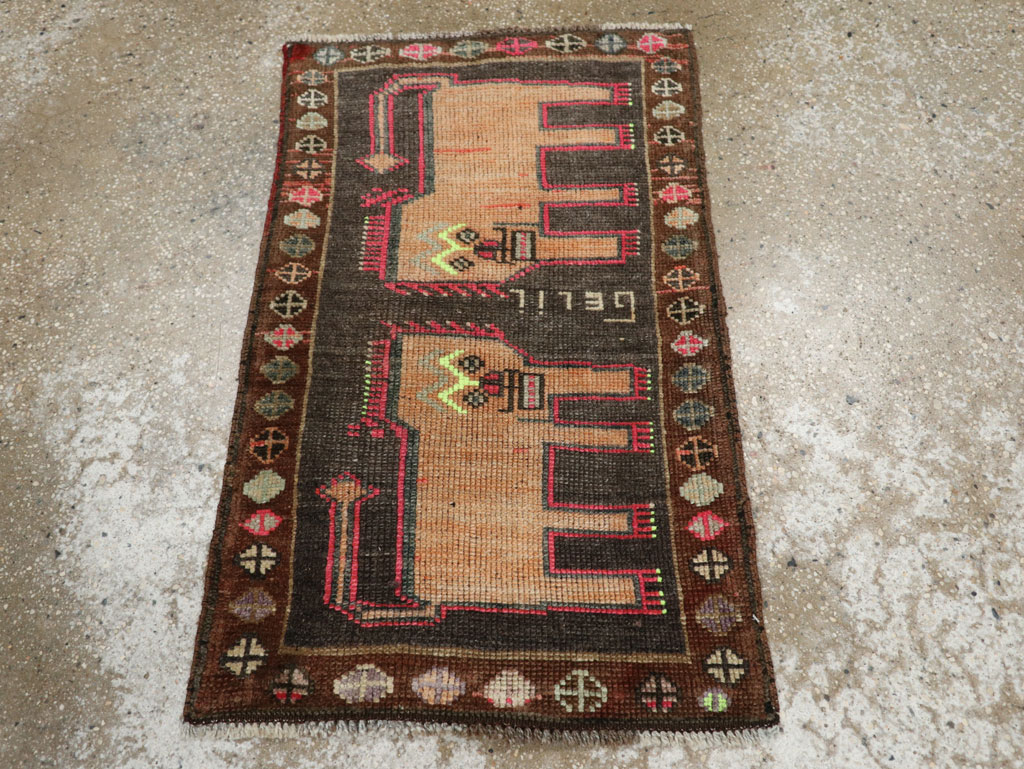 Vintage Turkish Anatolian Pictorial Rug, No.33449 - Staging
