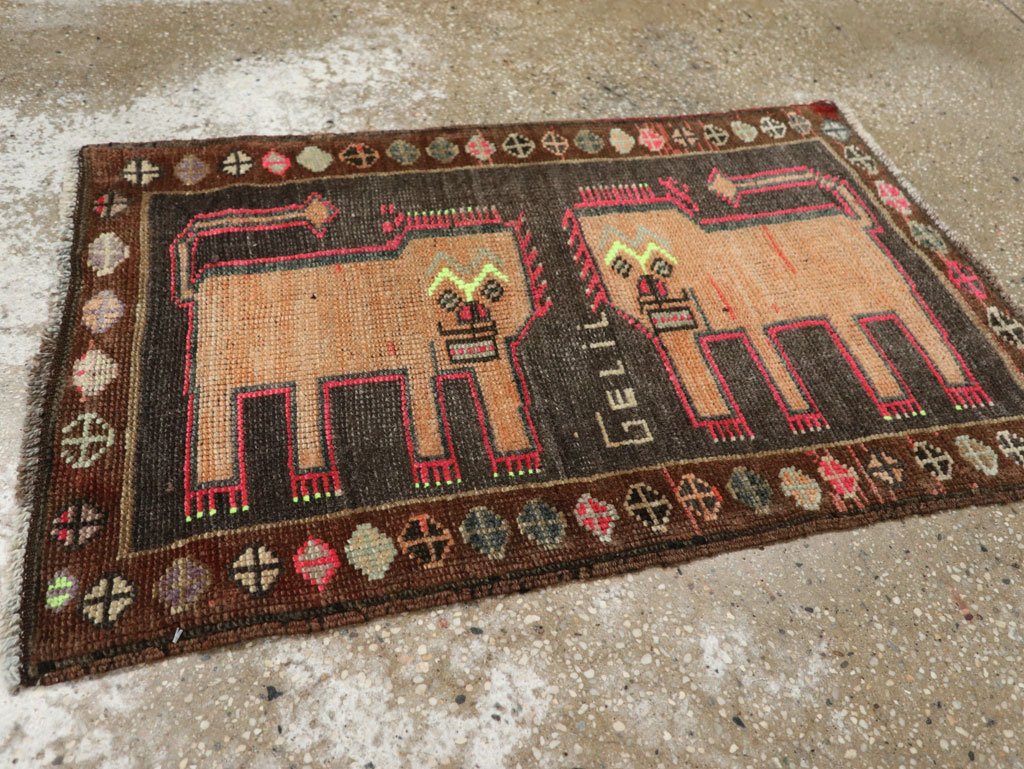 Vintage Turkish Anatolian Pictorial Rug, No.33449 - Staging