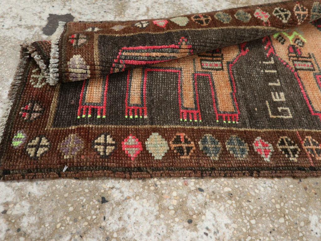 Vintage Turkish Anatolian Pictorial Rug, No.33449 - Staging