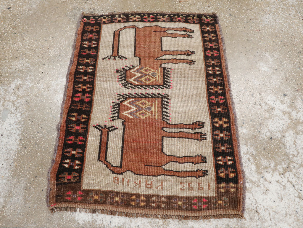 Vintage Turkish Anatolian Pictorial Rug, No.33453 - Staging