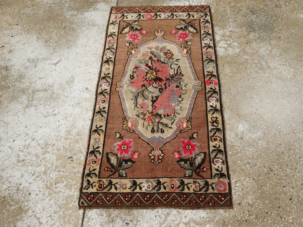 Vintage Turkish Anatolian Throw Rug, No.33456 - Staging