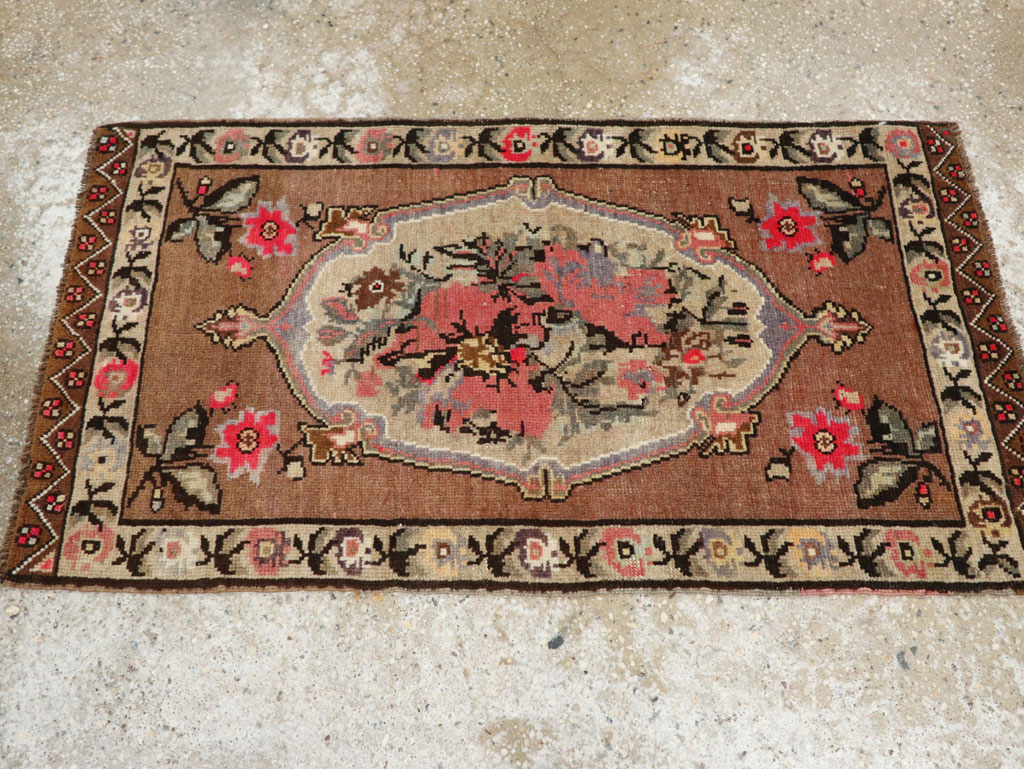 Vintage Turkish Anatolian Throw Rug, No.33456 - Staging