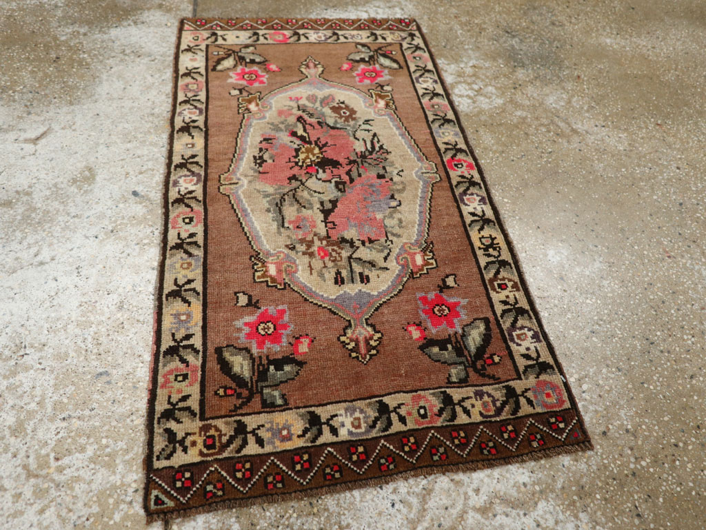 Vintage Turkish Anatolian Throw Rug, No.33456 - Staging