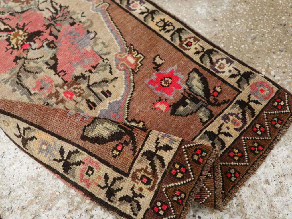Vintage Turkish Anatolian Throw Rug, No.33456 - Staging