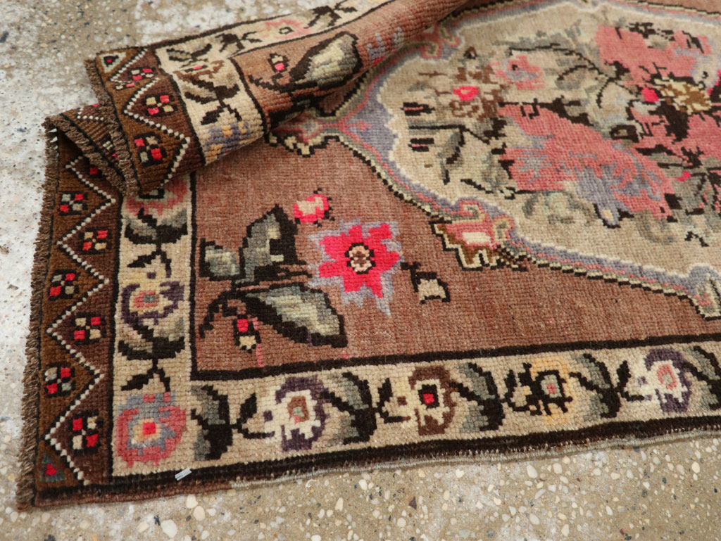 Vintage Turkish Anatolian Throw Rug, No.33456 - Staging