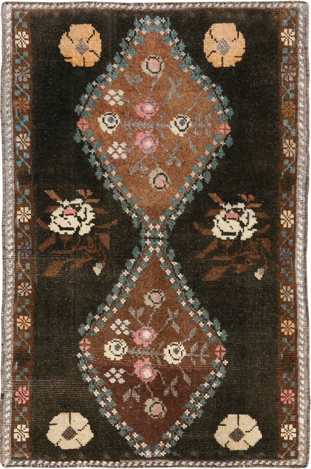 Vintage Turkish Anatolian Throw Rug, No.33457 - Staging