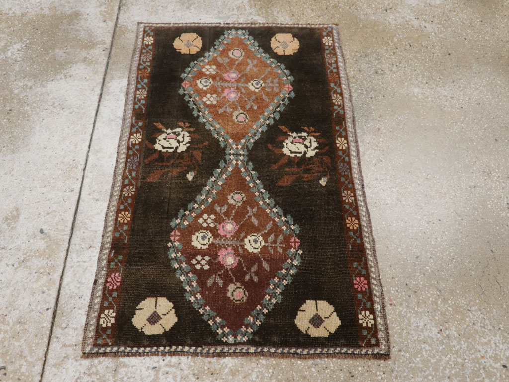 Vintage Turkish Anatolian Throw Rug, No.33457 - Staging