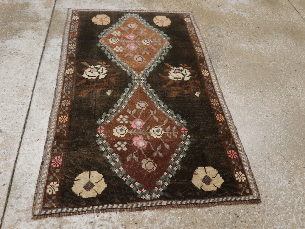 Vintage Turkish Anatolian Throw Rug, No.33457 - Staging