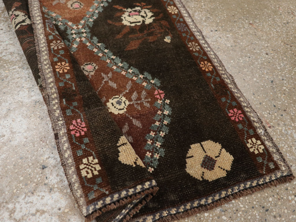 Vintage Turkish Anatolian Throw Rug, No.33457 - Staging