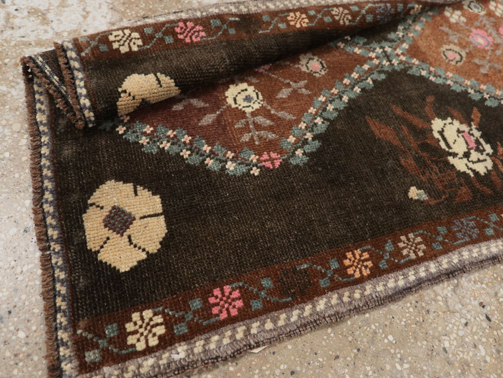 Vintage Turkish Anatolian Throw Rug, No.33457 - Staging