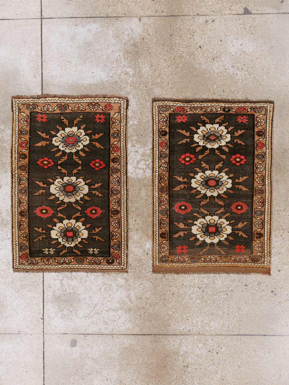Vintage Turkish Anatolian Throw Rug  (Pair: 1 of 2), No.33458 - Staging