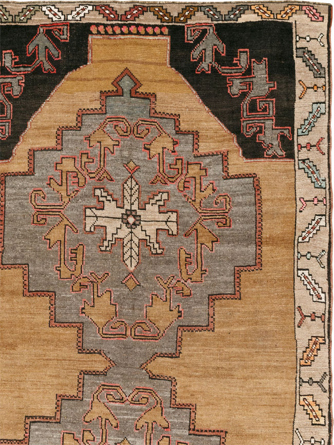 Vintage Turkish Anatolian Room Size Carpet, No.33462 - Staging