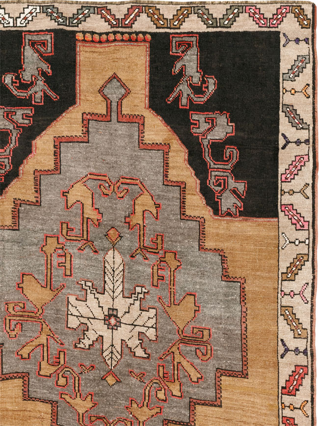 Vintage Turkish Anatolian Room Size Carpet, No.33462 - Staging