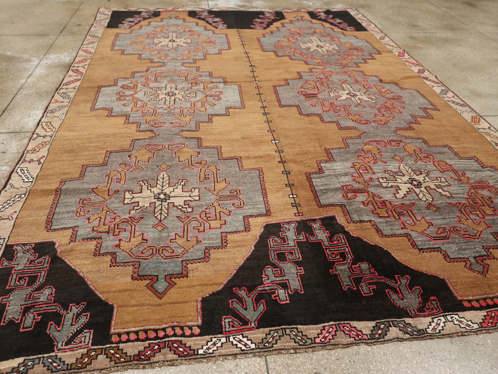 Vintage Turkish Anatolian Room Size Carpet, No.33462 - Staging