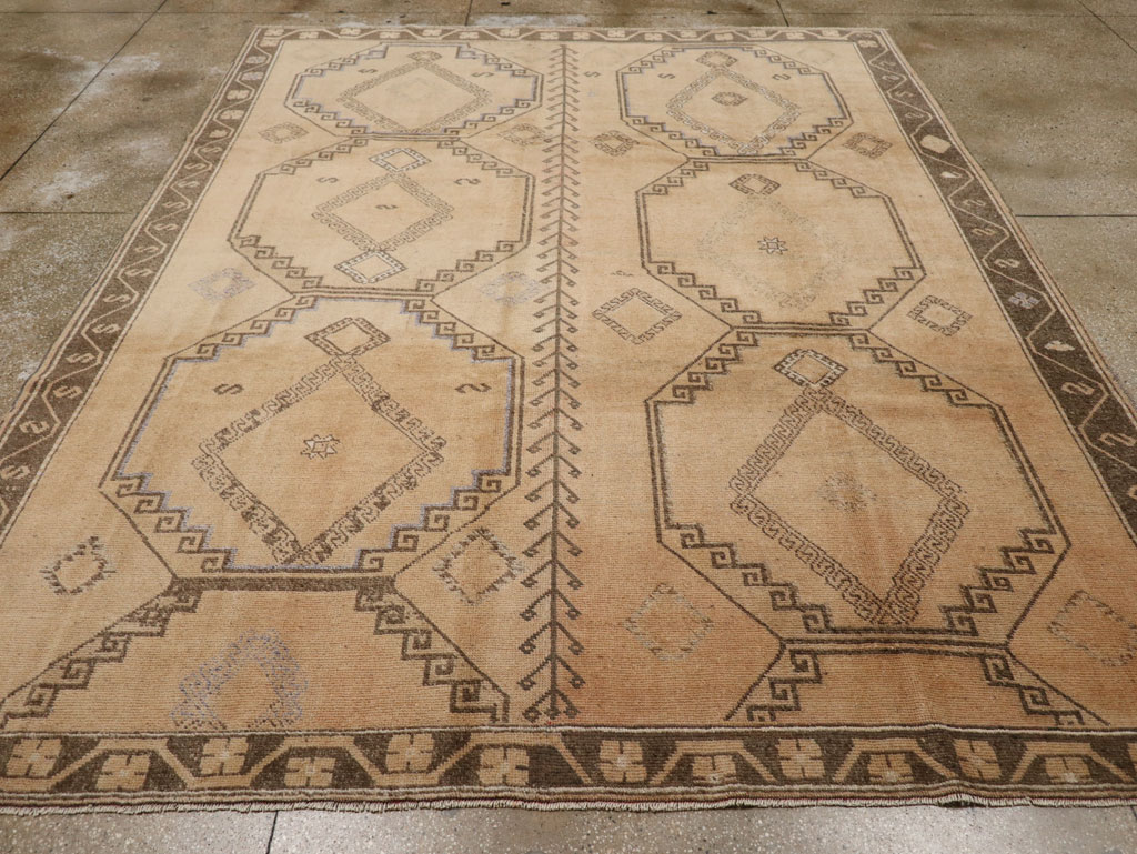 Vintage Turkish Anatolian Room Size Carpet, No.33464 - Staging