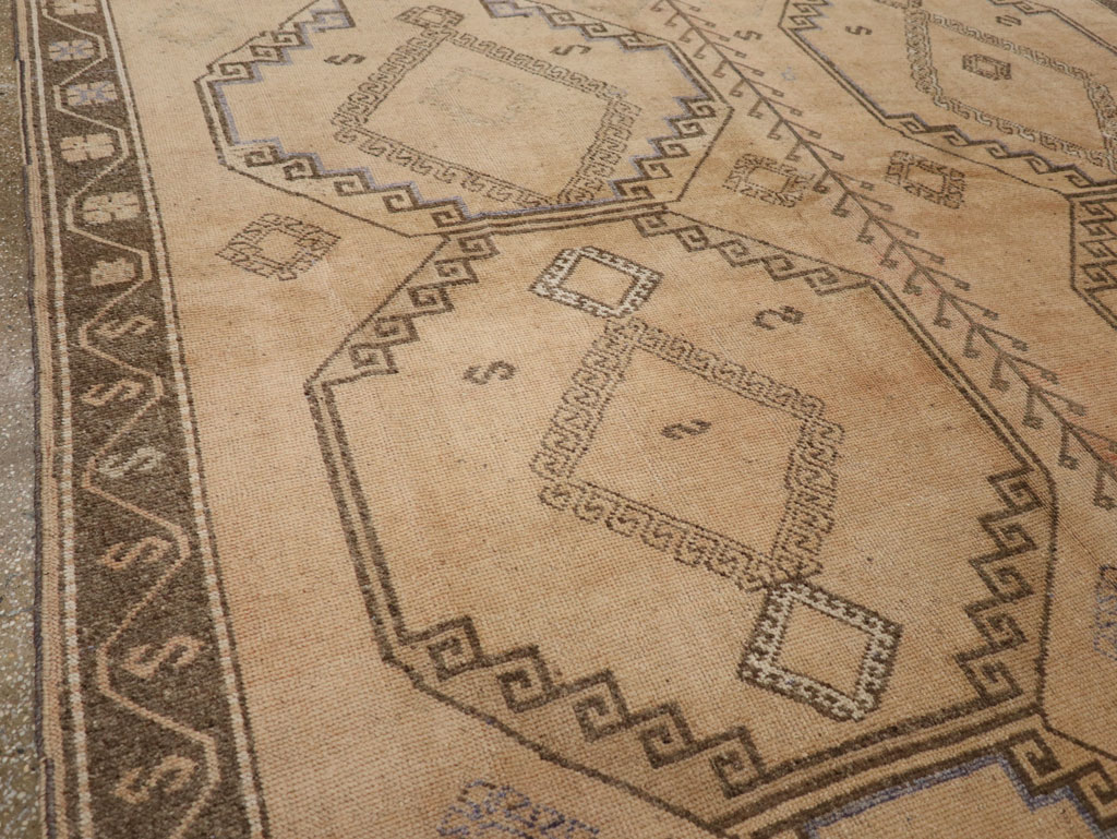 Vintage Turkish Anatolian Room Size Carpet, No.33464 - Staging