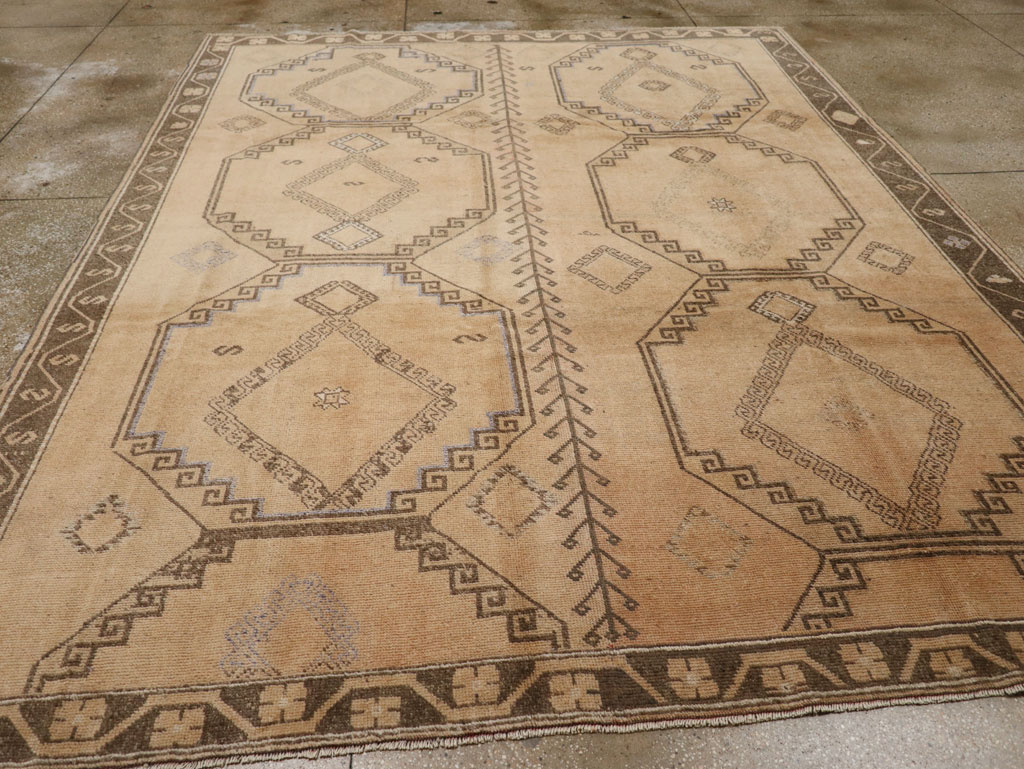 Vintage Turkish Anatolian Room Size Carpet, No.33464 - Staging