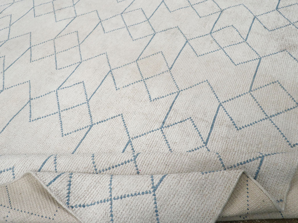 Modern Turkish Room Size Carpet, No.33465 - Staging