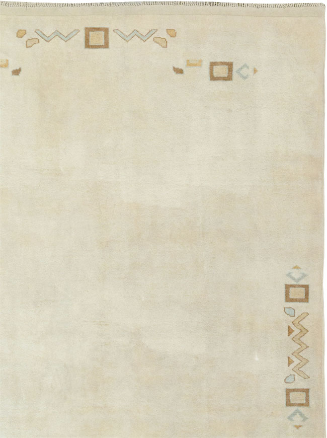 Modern Turkish Accent Rug, No.33482 - Staging