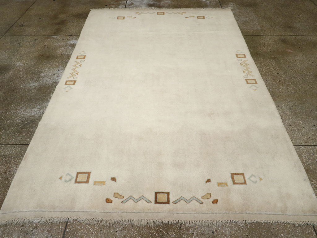 Modern Turkish Accent Rug, No.33482 - Staging