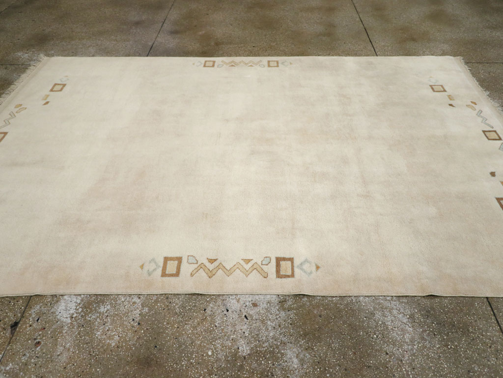 Modern Turkish Accent Rug, No.33482 - Staging