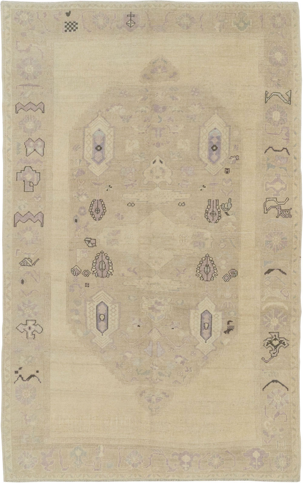 Vintage Turkish Anatolian Accent Rug, No.33483 - Staging