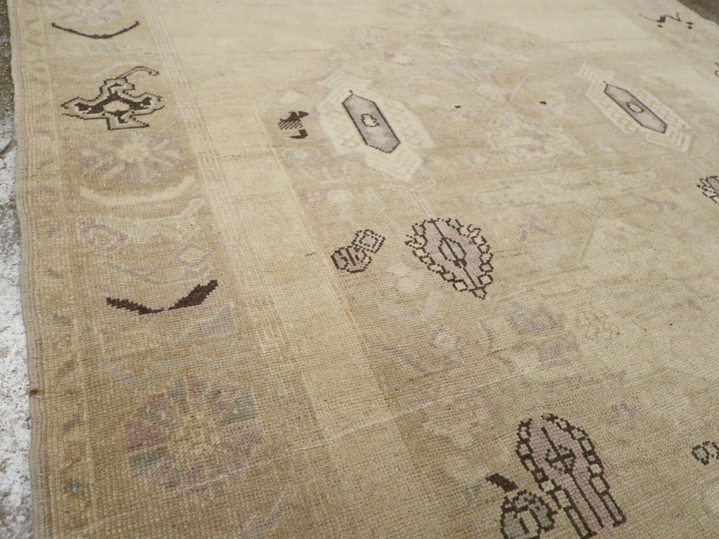 Vintage Turkish Anatolian Accent Rug, No.33483 - Staging