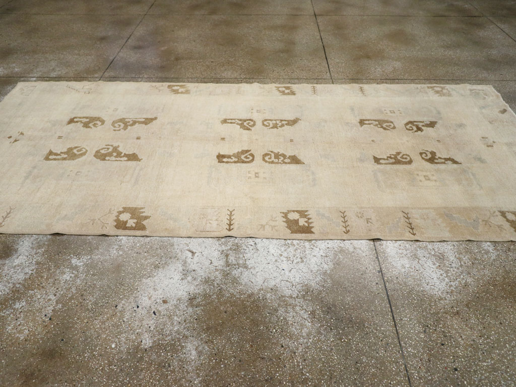 Vintage Turkish Anatolian Gallery Rug, No.33484 - Staging