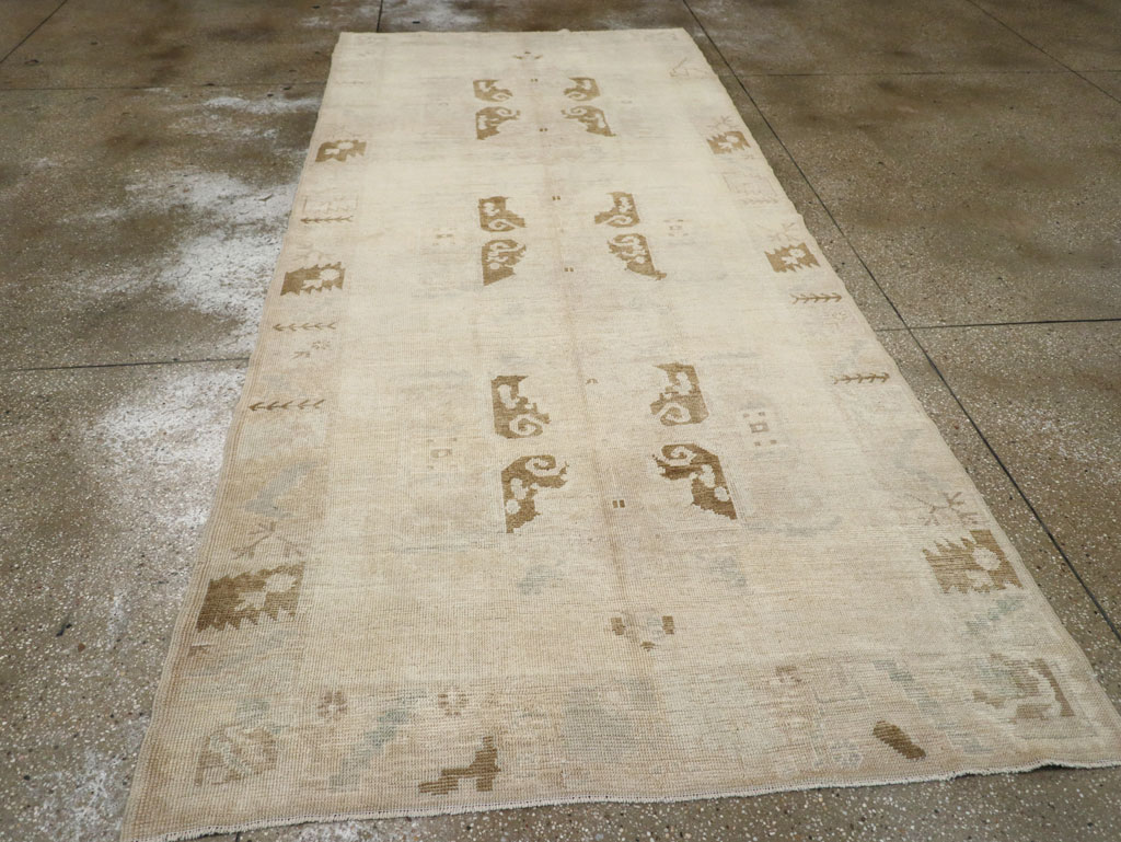 Vintage Turkish Anatolian Gallery Rug, No.33484 - Staging