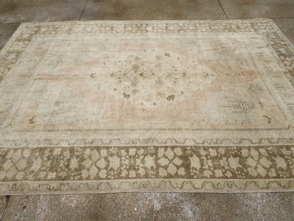 Vintage Turkish Anatolian Accent Rug, No.33487 - Staging