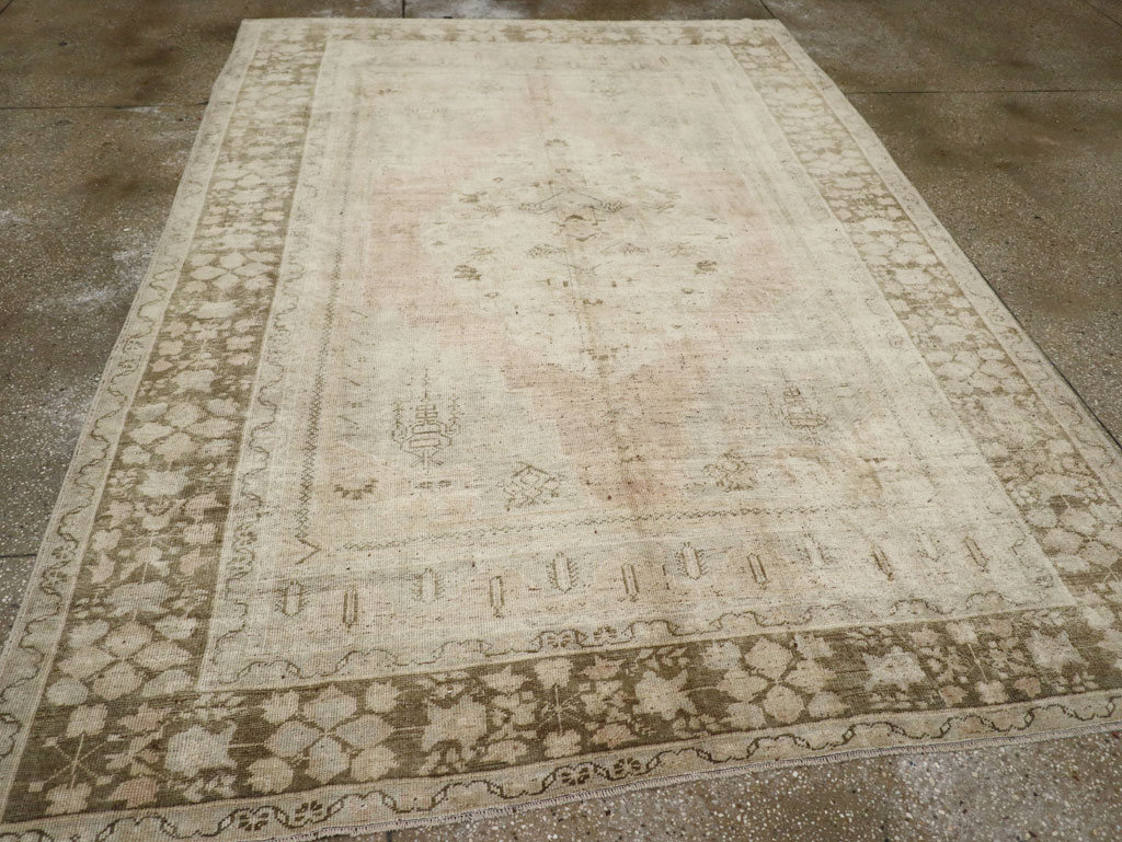 Vintage Turkish Anatolian Accent Rug, No.33487 - Staging